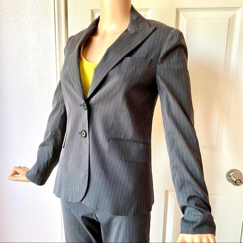 THEORY Gabe Pinstripe Suit Blazer - Picture 12 of 14